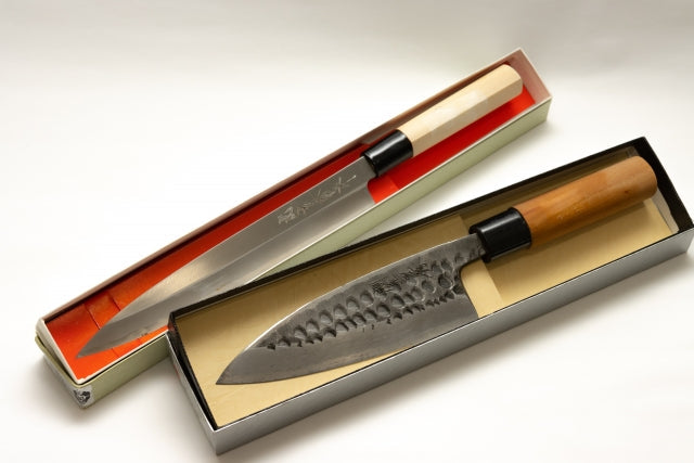 左利き用包丁とは？両刃・右利き用との違いを解説