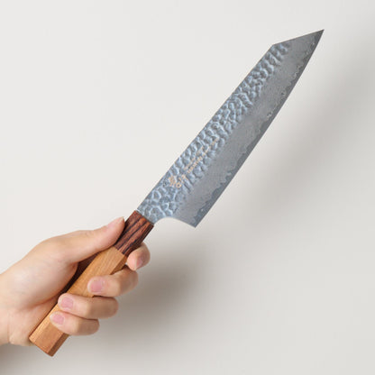 Sakai Takayuki | 33-layer hammered Damascus Japanese style | Japanese sword-shaped chef's knife | 190mm | Zelkova