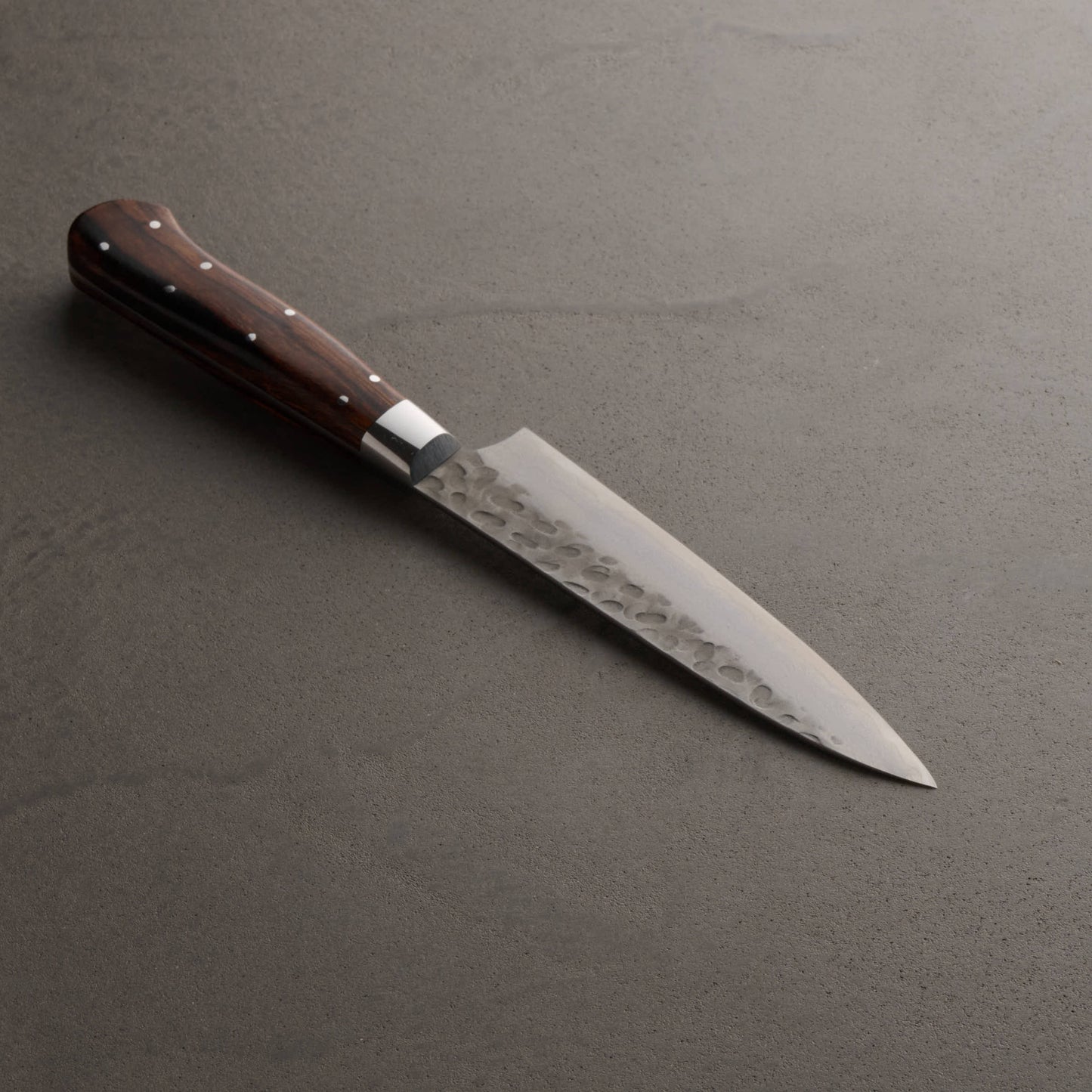 Takayuki Sakai | 33-Layer Hammered Damascus Sugihara Model | Pete Knife | 80mm | Desert Ironwood